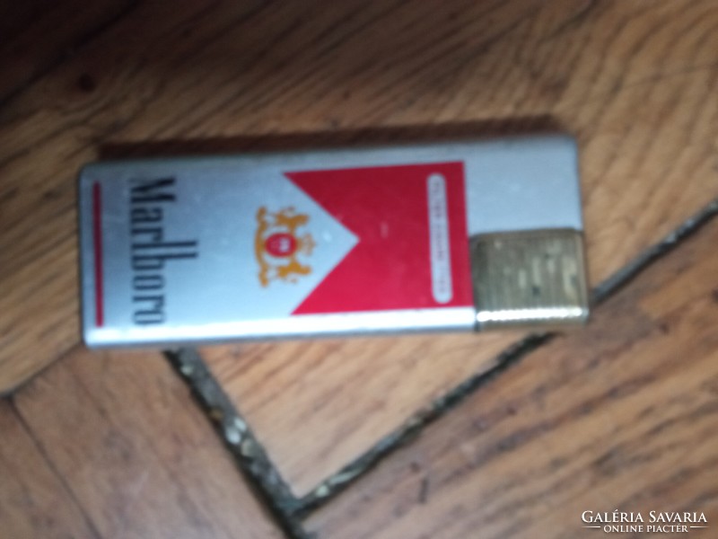 Vintage marlboro lighter