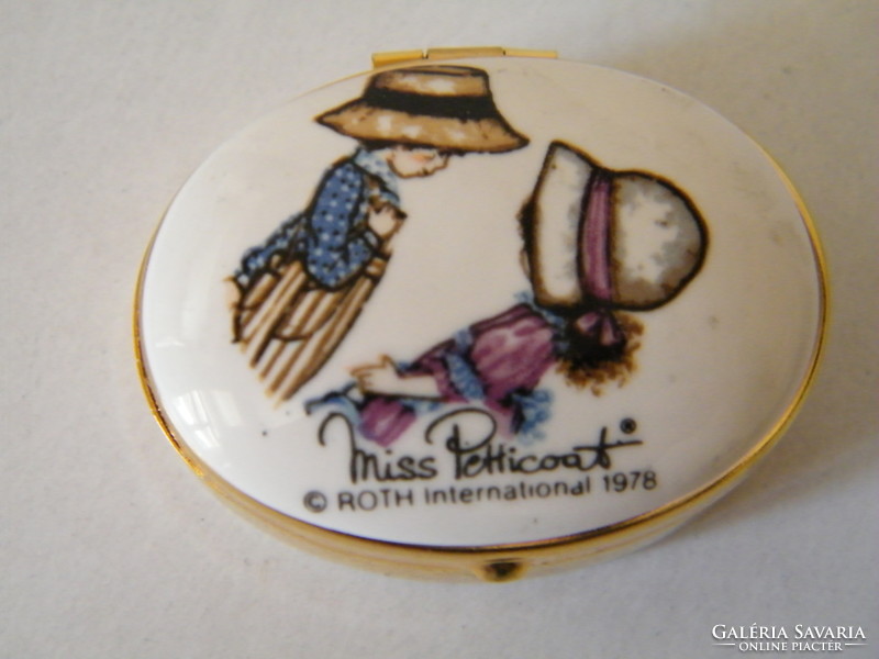 Vintage Miss Petticoat (1978) porcelán tetejű gyógyszertartó dobozka