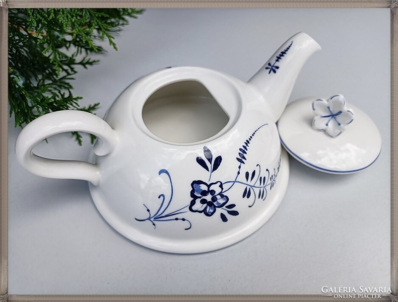 Villeroy & boch, hand painted porcelain coffee pourer