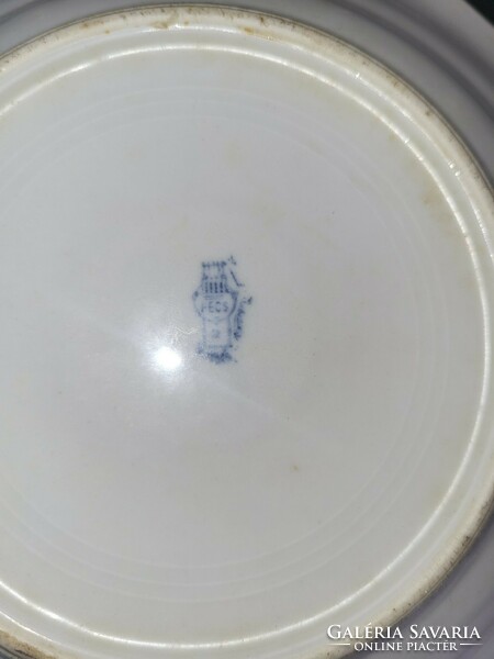2 db Zsolnay jelzésű inda mintás fehér porcelán nagy lapos és leveses mély tányér együtt