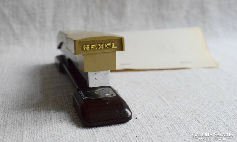 Rexell taurus old stapler, works 18 x 4 x 6 cm