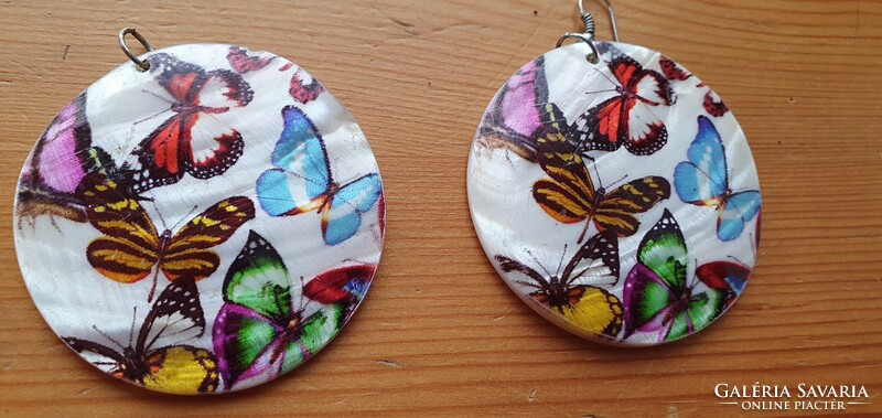 Butterfly mother-of-pearl shell earrings