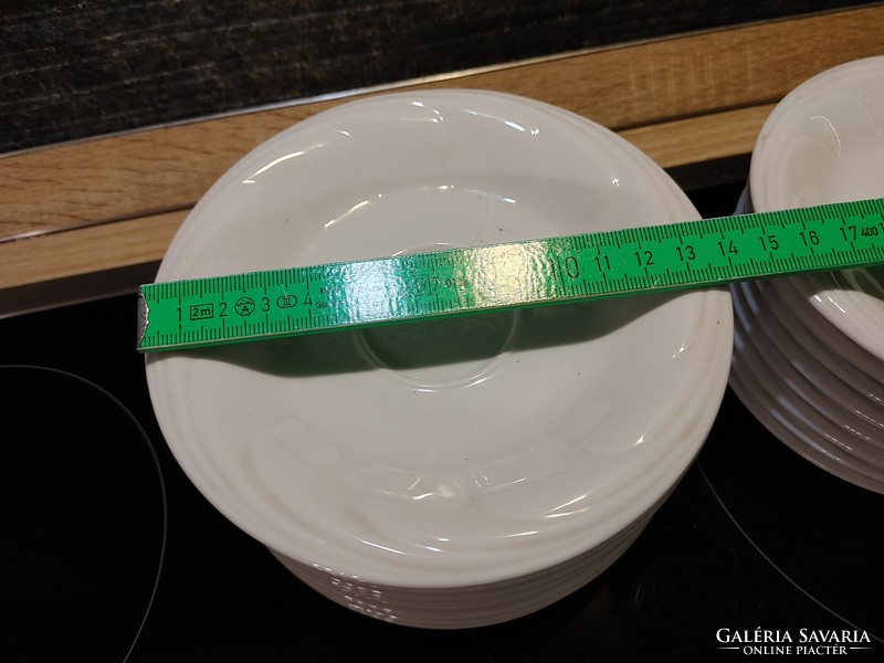 Hollóházi tányérok  12 és 14 cm    990 Ft/db