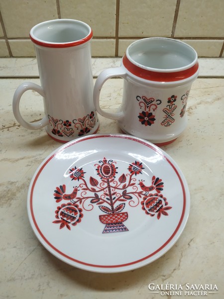 Hollóházi porcelain jug with folk pattern 2 pieces, wall plate with folk pattern for sale!