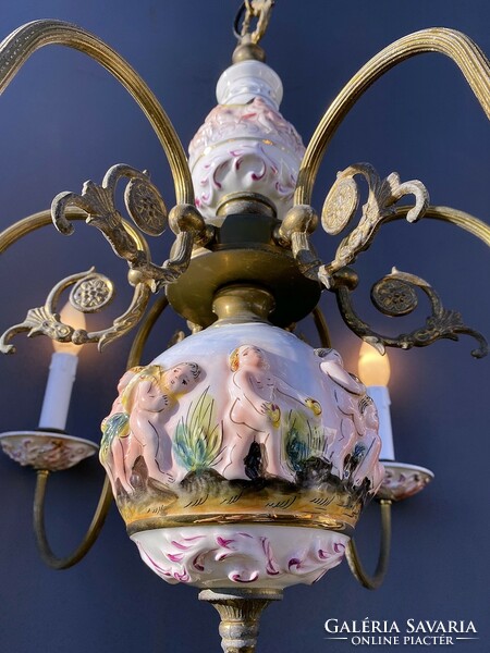 Capodimonte putto chandelier, gold-plated.