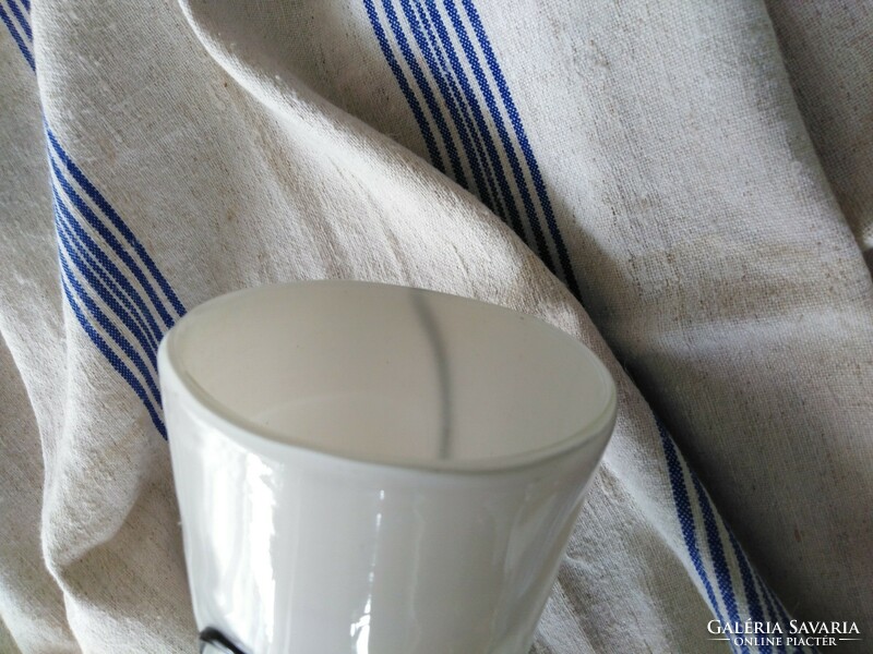 Minimalist glass vase - white