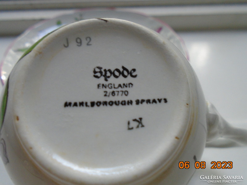 SPODE MARLBOROUGH SPRAYS látványos virágmintával csokoládés csésze alátéttel