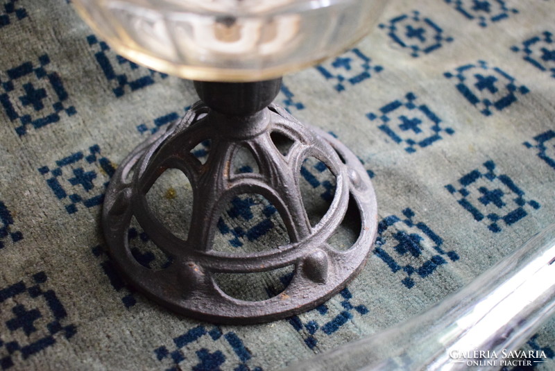 Petroleum lámpa , antik , szecesszió , öntött vas talpazat , üveg lámpatest 39 cm