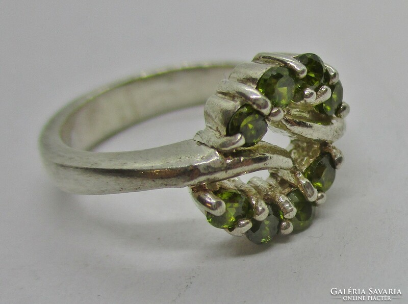 Beautiful old silver ring with peridot stone