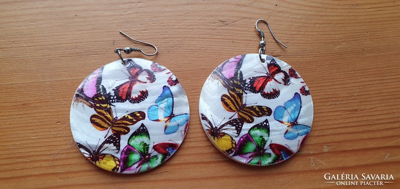 Butterfly mother-of-pearl shell earrings