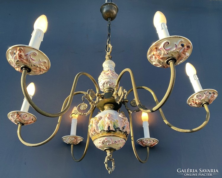 Capodimonte putto chandelier, gold-plated.