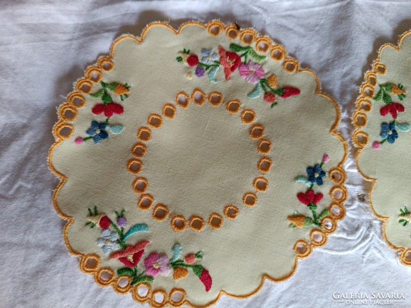 Kalocsa small tablecloth (2 pieces)