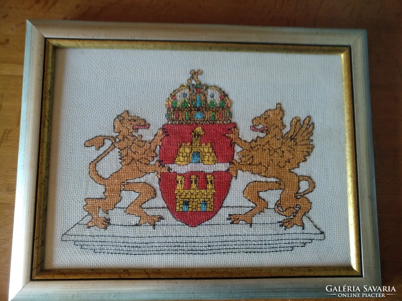 Budapest címere,  keresztszemes hímzés,  40x30 cm, új keretben, alkudható