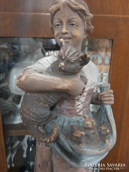 Alt Eichwald Bernhard,Bernard Bloch & Co 1895-1898, Majolika Terrakotta Macskás Lány Szobor. 35 cm.