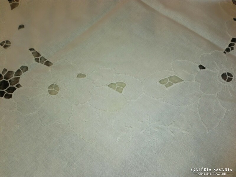 Snow-white, riceliós-embroidered, elephant tablecloth...Handmade.