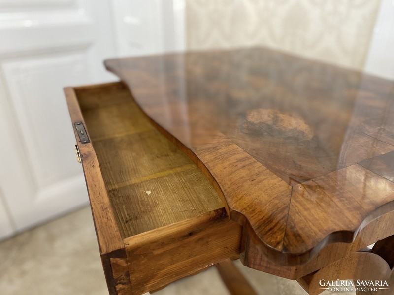 Antik Biedermeier kisasztal restaurált