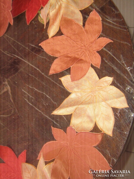 Beautiful fall color decorative shiny silk leaf runner