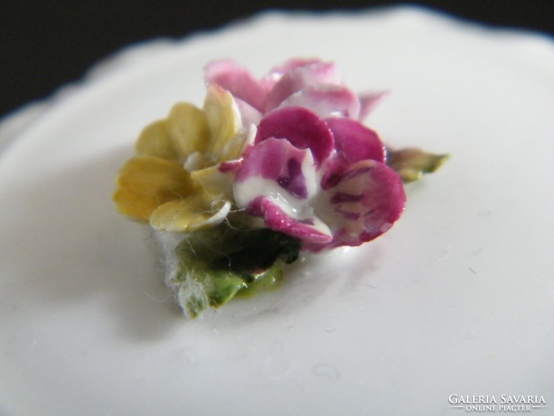 Rózsás, fedeles kis porcelán szelence (Coalport Bone China)
