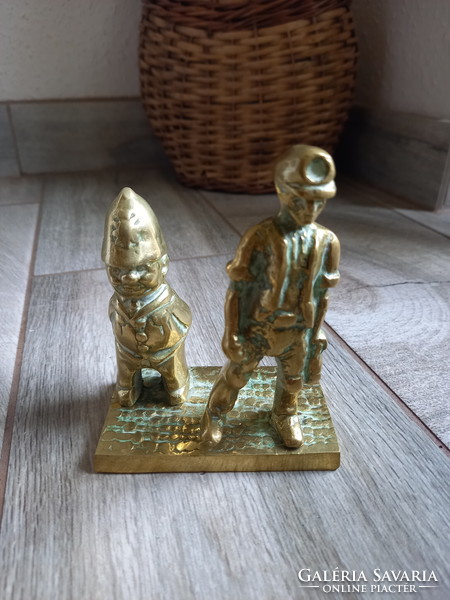 Érdekes régi réz szobor: angol rendőr és bányász (10,8 cm)