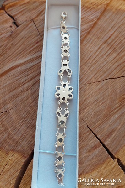 A wonderful silver bracelet with moonstones