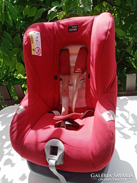 Piros Britax Römer biztonsági autós baba / gyerek ülés + szürke nyári mosható huzat -- szék