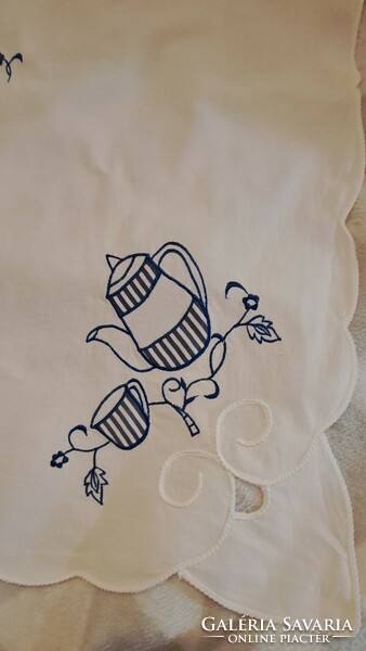 Embroidered jug tablecloth (l4037)