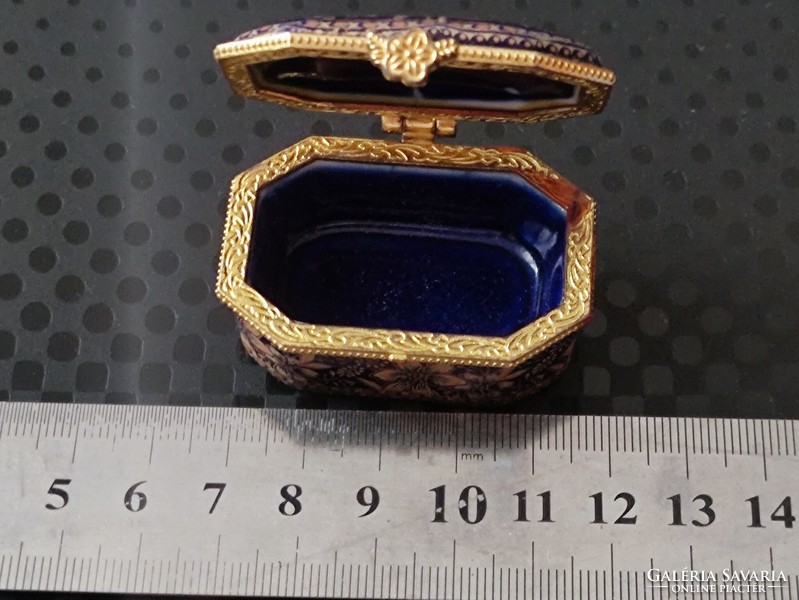 Antique porcelain bowl, jewelry holder