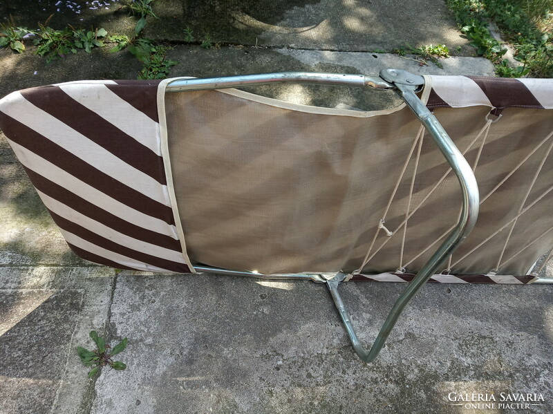 Retro sunbed, in good condition