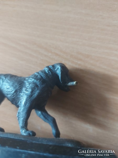 Bronze hunting dog statue, the base approx. 10X5 cm, stone