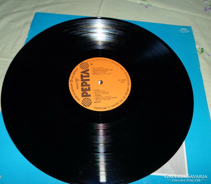 Retro hanglemez: Ákos Stefi énekel (könnyűzene, lemez, 1982; LPX 17689)