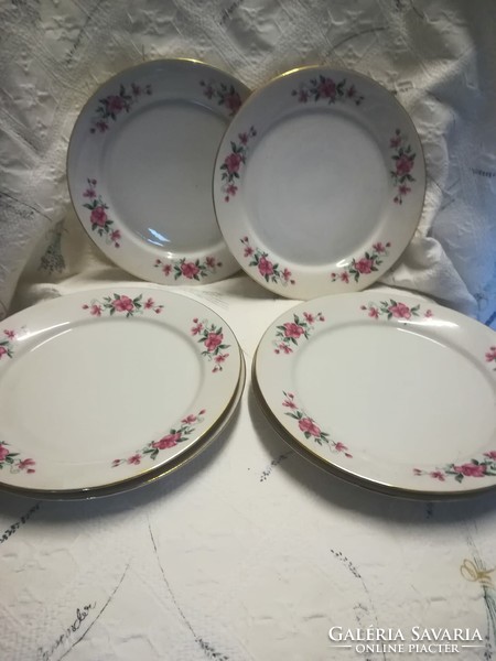 Lowland porcelain cake plate