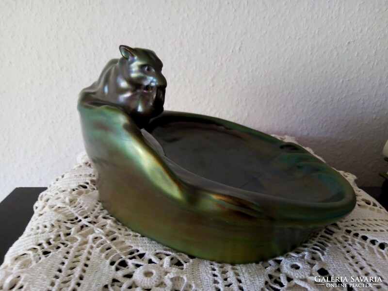 Large Zsolnay eosin fox bowl