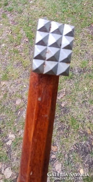 Turabot, hiking stick, step-type ax, etc... Mr. Chef's hiking stick is very special with a slapping, breaking end
