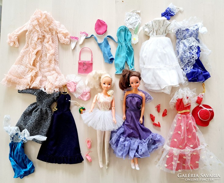 2 darab széparcú retró, vintage baba, Barbie méret, 80-as évek, ruhákkal, egyik balerina