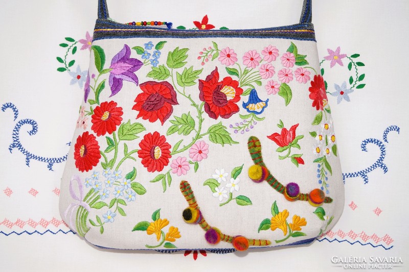 Colorful, hand-embroidered, Kalocsa floral, large-sized, pocket, beige women's shoulder bag with felt decoration