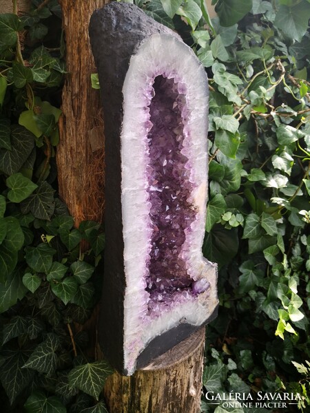 Huge amethyst geode 27.8 kg