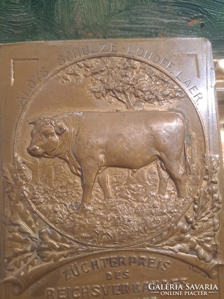 Antique bronze cattle breeder plaque. Kissing with all signs 1930