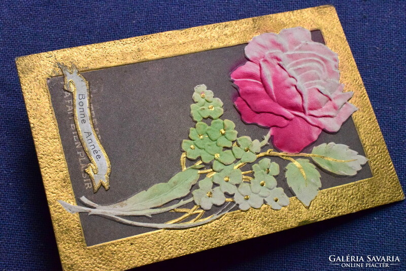 Antik dombornyomott szecessziós litho üdvözlő képeslap stilizált rózsa arany keretben