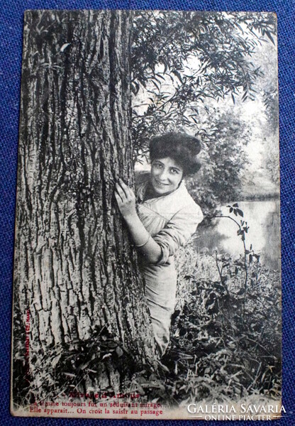 Antik Bergeret fotó képeslap  fa mögé bújó hölgy