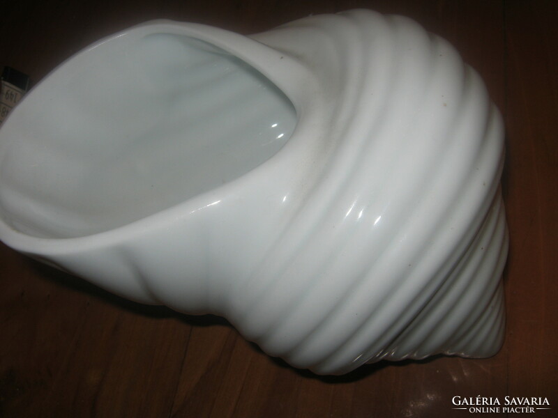 KPM vintage virágtartó fényes fehér porcelán csigaház