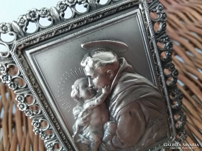 Church table decoration - metal image