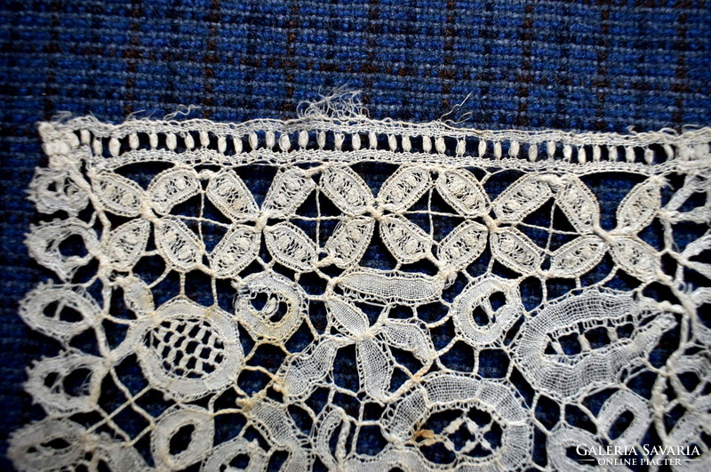 Antique breath thin beaten lace dress decoration in a pair 14x12.5cm