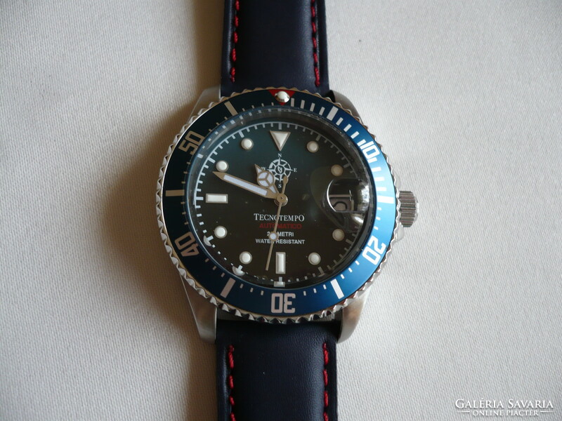 Tecnotempo wind rose is a never used, limited edition (010/100) automatic wristwatch