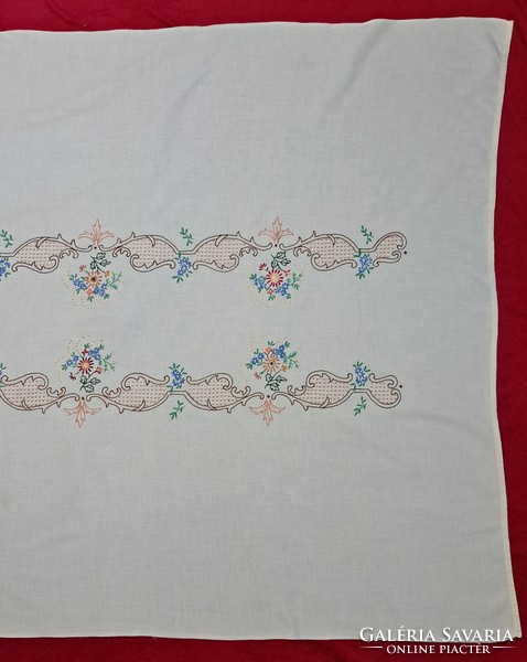 Embroidered large tablecloth (l4086)