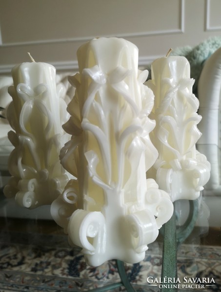 Decorative candle, a wonderful white twisted craft candle