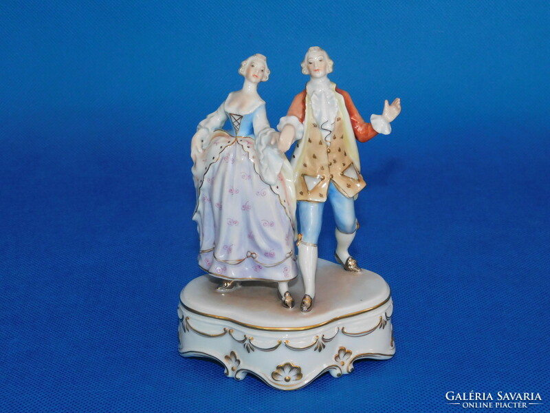 Rococo couple from Herend