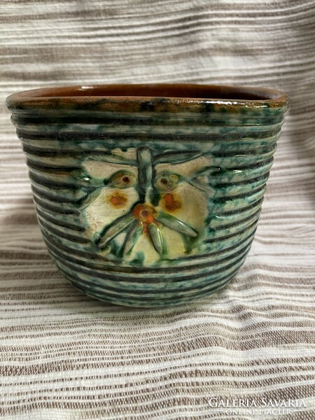Ceramic pot of Elizabeth Sárai