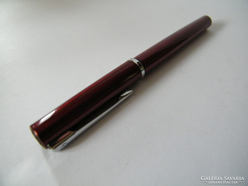 Waterman roller pen with metal body, nice metallic luster pen