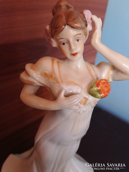 27 Cm porcelain musical spinning lady /video/