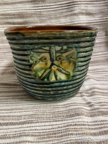 Ceramic pot of Elizabeth Sárai